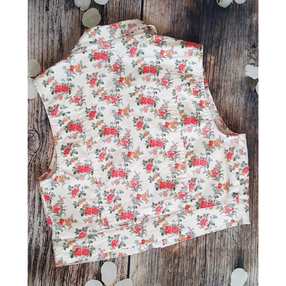 🌺New! Poetry Floral Crop Denim Vest - Picture 2 of 4